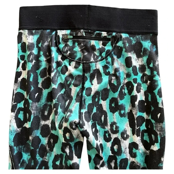 H&M sport animal print leggings size small - Picture 3 of 4